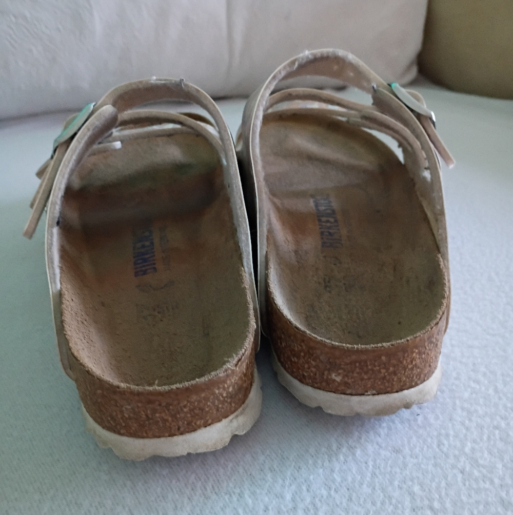 Birkenstock Floral Print Three-Strap Slide Sandals in Pastel.very Good Condition - Picture 12 of 13